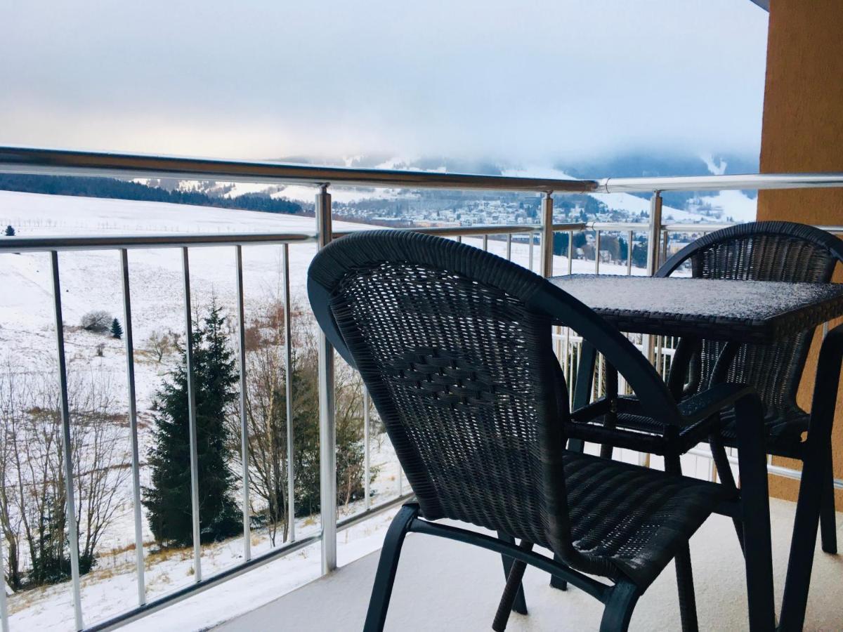 Apartmany Na Vyhledech Loucna pod Klinovcem Exterior photo
