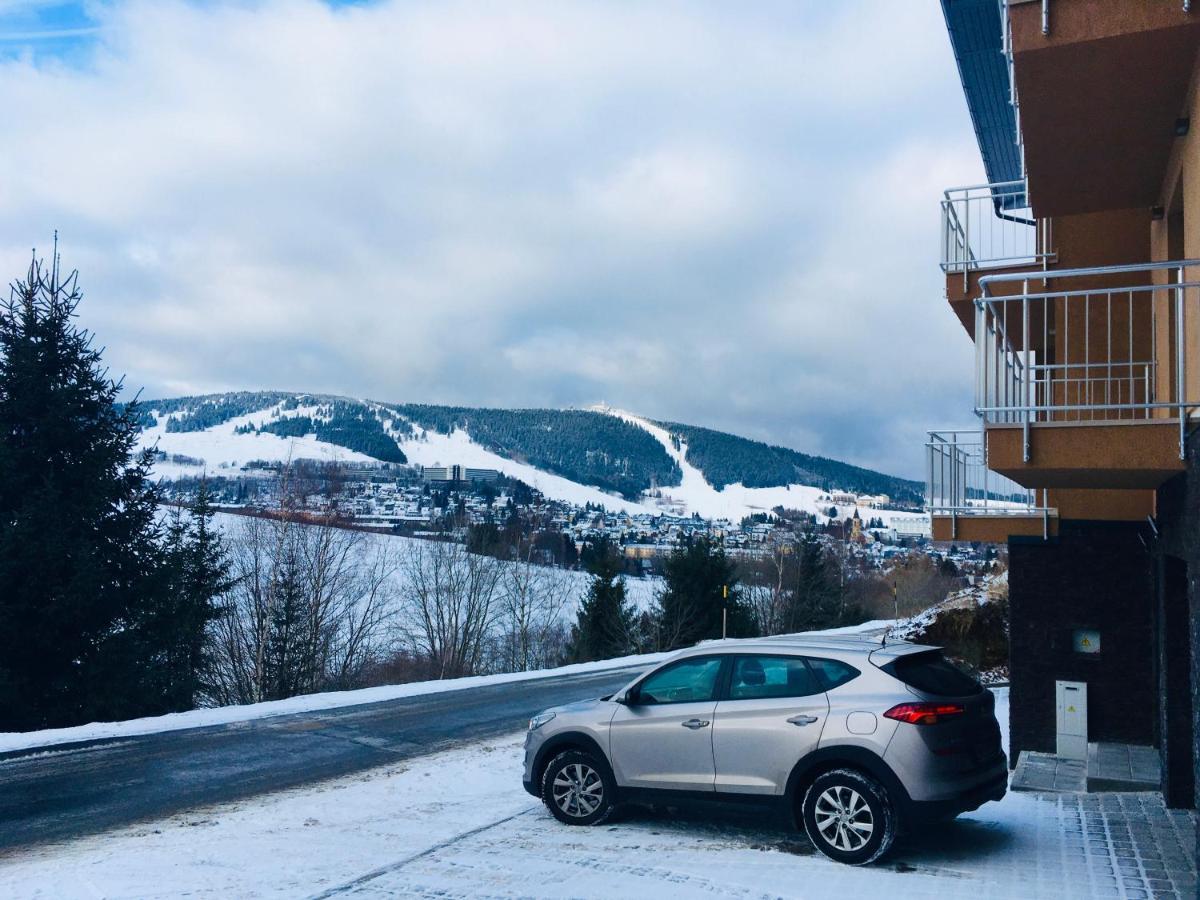 Apartmany Na Vyhledech Loucna pod Klinovcem Exterior photo
